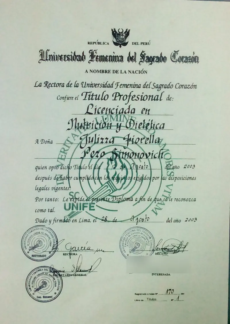 Diploma de Licenciada en Nutrición y Dietética de la Universidad Femenina del Sagrado Corazón, 2003